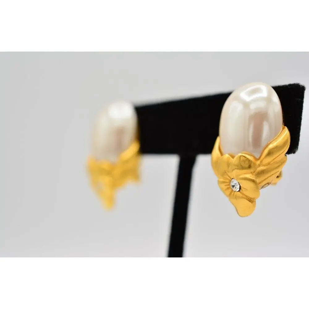 Givenchy Vintage Clip On Earrings Flower Brushed Gold Pearl Crystal Signed 9C - Picture 2 of 12